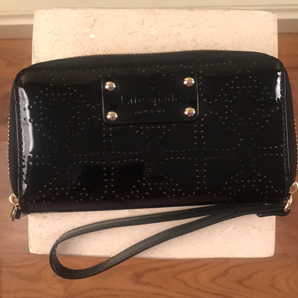 Kate Spade Heart Wristlet
